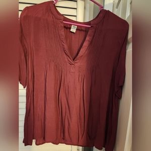 Old Navy size medium burgundy shirt